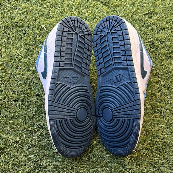 Air Jordan 1 Low SE - Picture 5 of 5